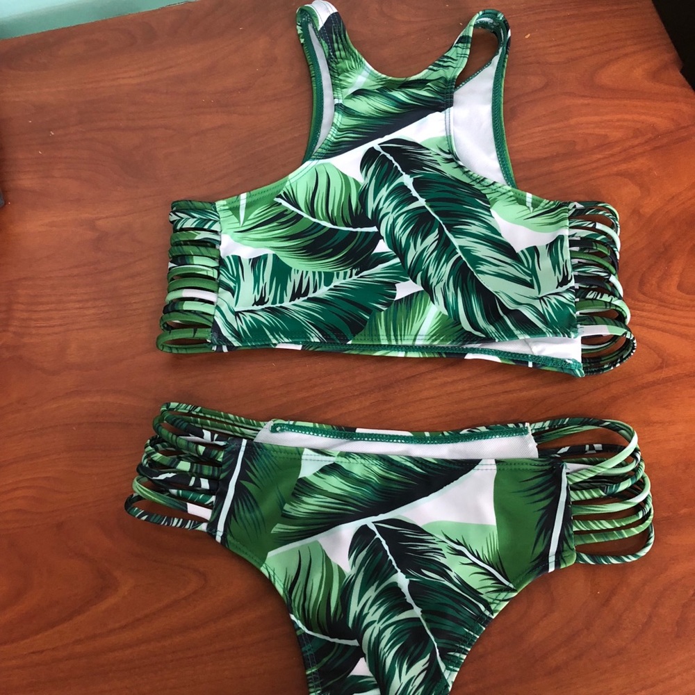 Leaf Patterned Bikini - Picture 3 of 3